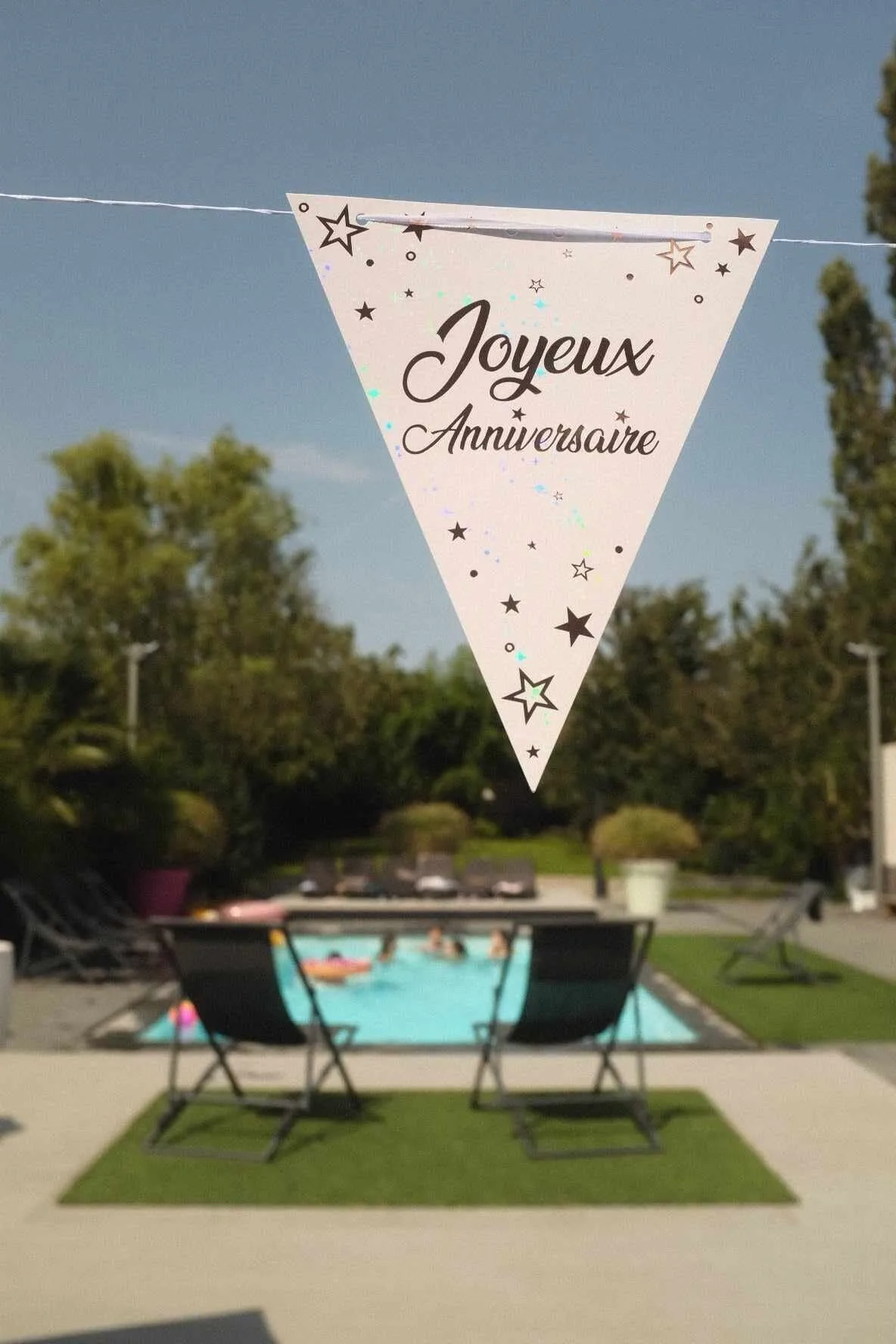 Décoration extérieure dans le jardin du Prestige du Clothaire