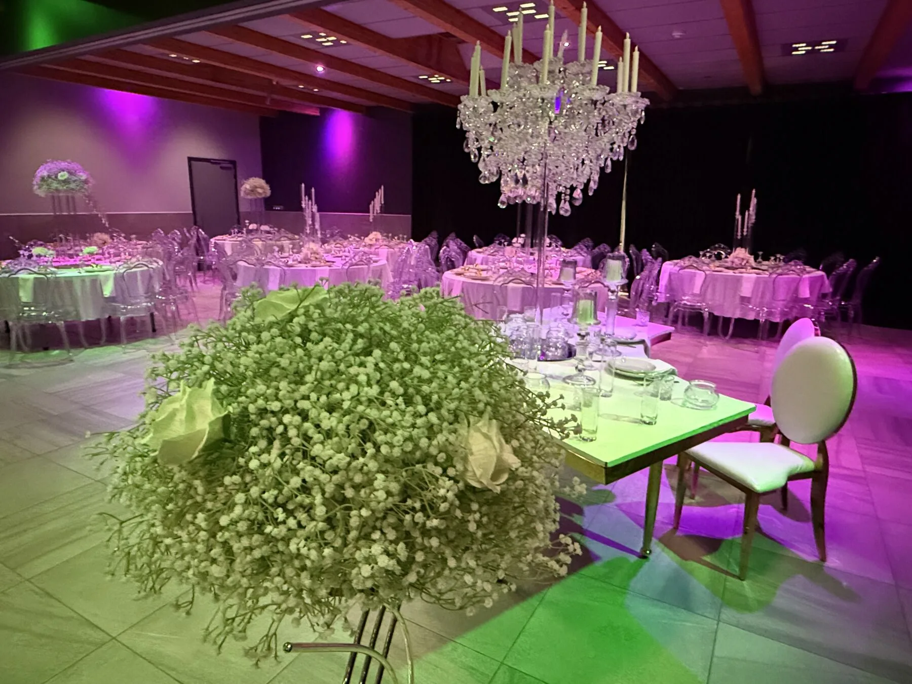 Salle de réception décorée à Quévy près de Mons