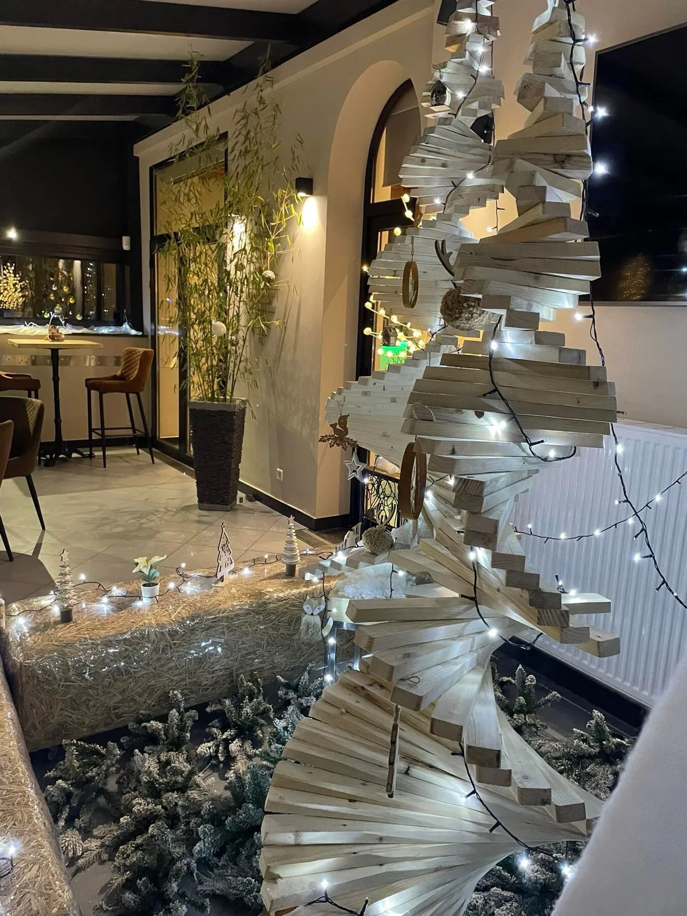 Salle décorée en ambiance soirée au Prestige du Clothaire